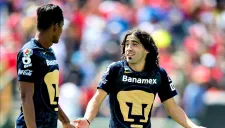 Britos y Martínez en el partido contra Toluca