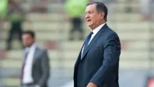 Enrique Meza en un partido de Monarcas