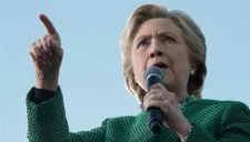 Hillary Clinton da un discurso durante su campaña presidencial