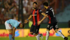 Cauteruccio festejando una anotación con San Lorenzo