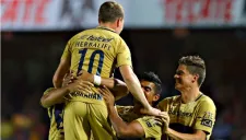 Pumas celebra el primer tanto del encuentro