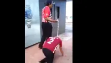 El aficionado del América es paseado como perrito