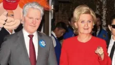 Katy Perry como Hilary Clinton y su novio Orlando Bloom fue disfrazado de Bill