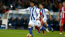 Carlos Vela cobra una pena máxima