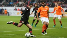 Javier Hernández durante el partido contra el Darmstadt