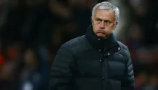 Mou se lamenta durante un partido del Manchester United