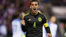 Rafa Márquez celebrando gol de la victoria
