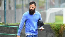 Marc Crosas saliendo de La Noria durante su estancia en Cruz Azul