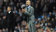 Pep Guardiola dirige un juego frente al Barcelona