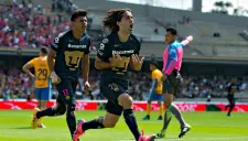 Matías Britos celebra un gol de Pumas
