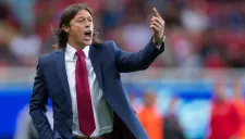 Matías Almeyda durante el partido entre Chivas y Necaxa