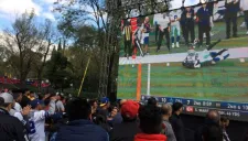 Aficionados mexicanos disfrutan del juego entre Ravens y Cowboys