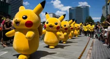 Pikachús gigantes desfilan en Japón