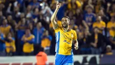André-Pierre Gignac festeja su gol contra Pumas en la Liguilla