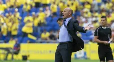 Paco Jémez durante un partido al frente del Granada