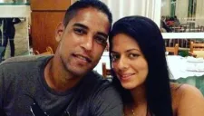 Cleber Santana junto a su esposa