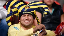Aficionado del América, en gradas del Victoria y listo para las Semis
