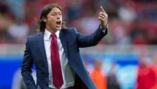 Matías Almeyda durante un juego de Chivas