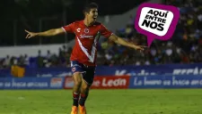 Alan Zamora festeja un gol durante un partido del A2015