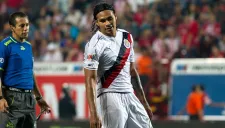 Carlos Peña, en juego de Chivas