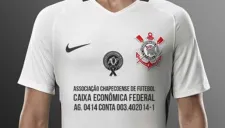 Jersey del Corinthians con el número de cuenta del Chapecoense