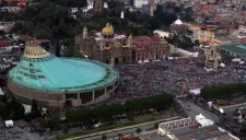 Peregrinos llegan a la Basílica de Guadalupe
