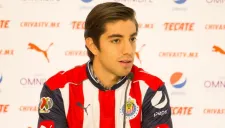Rodolfo Pizarro durante su presentación con las Chivas