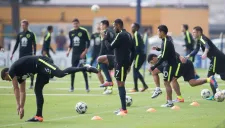 Jugadores de América realizan trabajos físicos