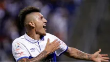 Nicolás Castillo festeja un gol en Chile