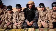 Niños sirios son enseñados para matar