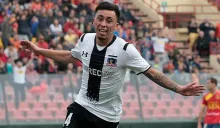 Martín Rodríguez celebrando un gol con el Colo Colo