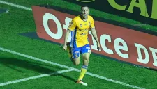 Dueñas festeja un gol con los felinos