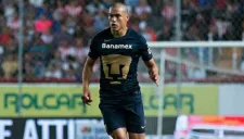Verón, durante un juego de Pumas en el Apertura 2016