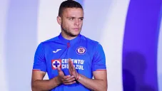 Jonathan Rodríguez, en presentación del nuevo jersey de Cruz Azul