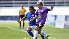 Sharon Barba y Natalia Melgoza durante el partido
