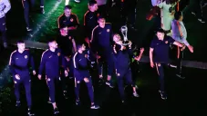 Jugadores de América festejan el título 13 con su afición