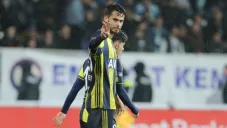 Reyes saluda durante un juego del Fenerbahçe