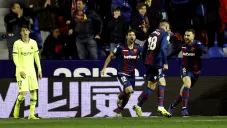 Levante festeja gol de Cabaco ante Barcelona