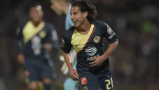 Diego Lainez festeja gol en su paso con América