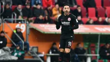Marco Fabián en un partido con Eintracht Frankfurt