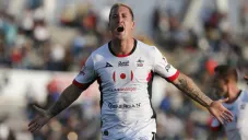 Leonardo Ramos festeja un gol con Lobos BUAP