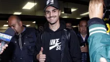 Eustáquio saluda al lente de RÉCORD en su llegada a México