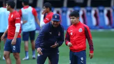 Chofis López y Cardozo en un entrenamiento de Chivas