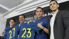 Marcone posa con la playera de Boca