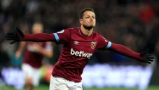 Javier Hernández festeja gol con el West Ham