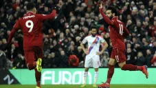 Salah y Firmino festejan un gol contra el Crystal Palace