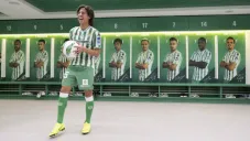 Diego Lainez durante su presentación con el Betis