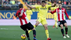 Fornals e Iñigo Martínez pelean por el balón