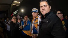 Salcedo a su llegada a Monterrey para reportar con Tigres