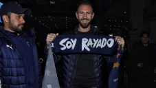 Layún posa para el lente de RÉCORD en el AICM